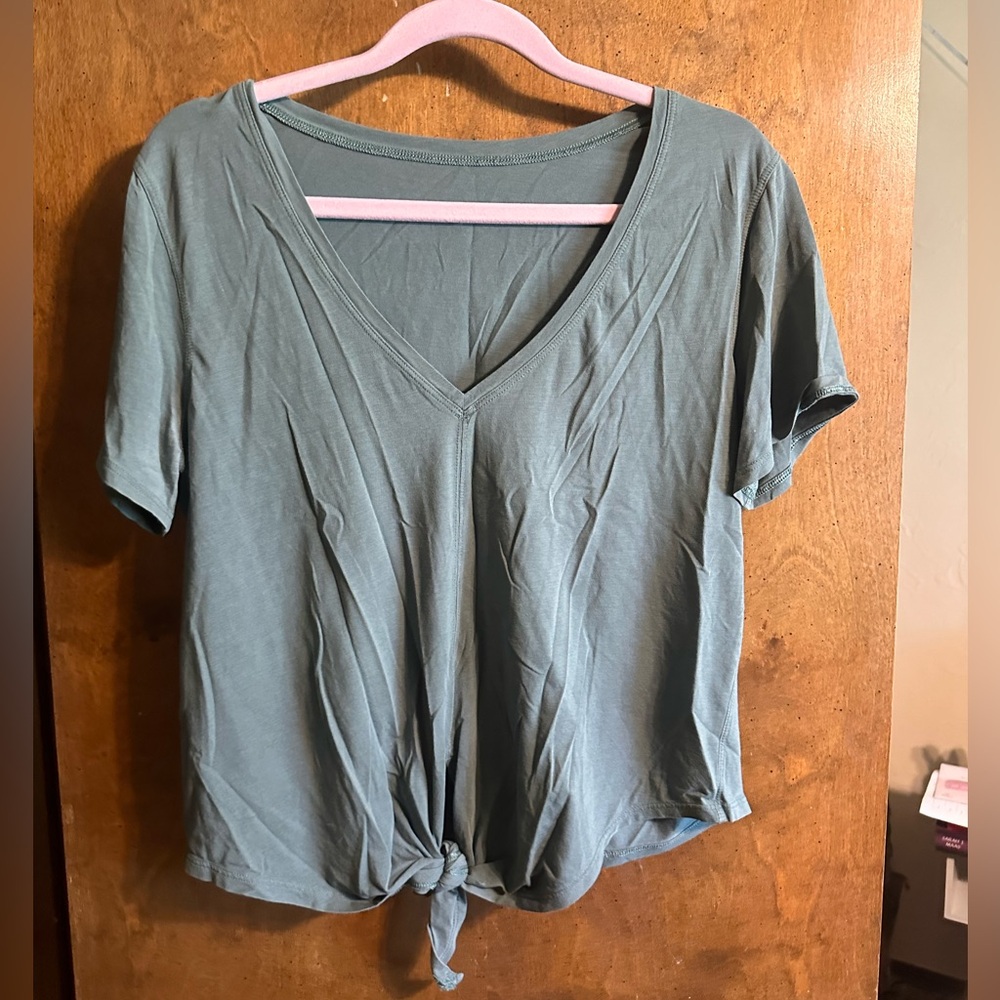 Lululemon tie tshirt
